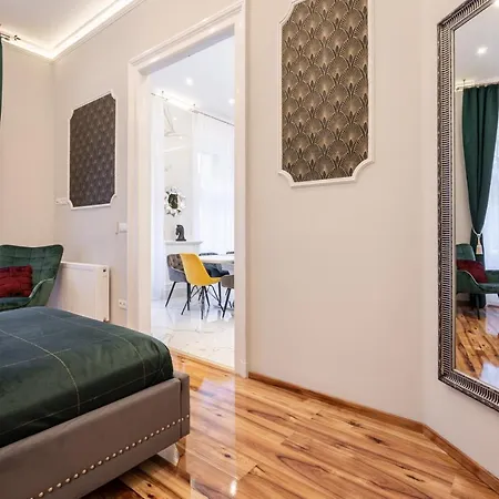 Premium Art Deco At Broadway // 4bdr & 3br Βουδαπέστη