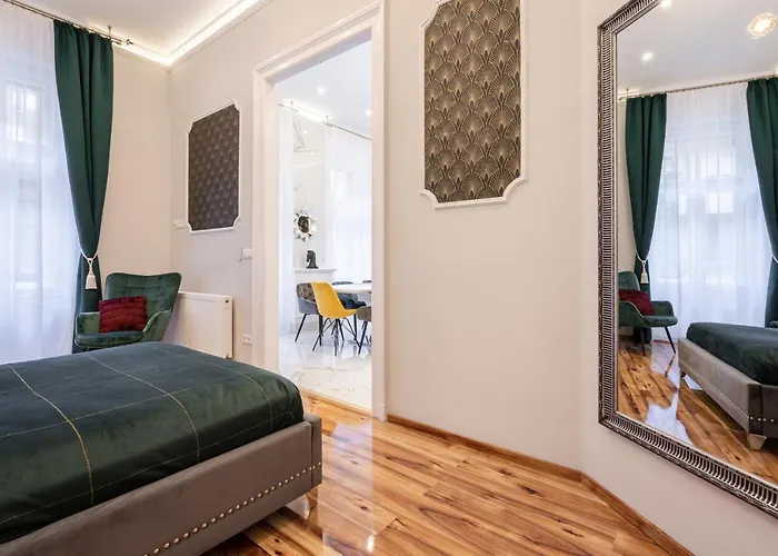Premium Art Deco At Broadway // 4bdr & 3br Будапешт
