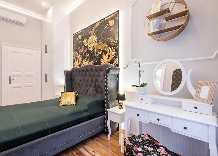 Apartament Premium Art Deco At Broadway // 4bdr & 3br