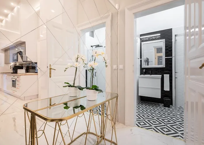 Апартаменты Premium Art Deco At Broadway // 4bdr & 3br Будапешт