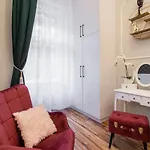 Premium Art Deco At Broadway // 4bdr & 3br Daire Budapeşte